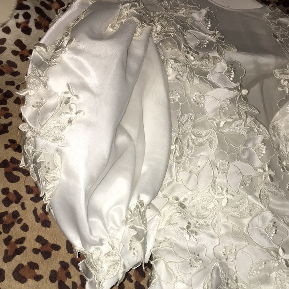 Long tail Vintage wedding dress from the 70s - Picture 6 of 11